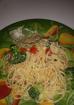 A picture of Spaghetti carbonara caprese.