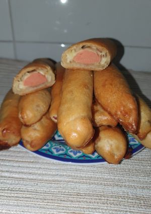 Una foto de Salchichas envueltas en masa fina.