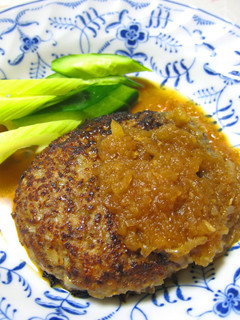 A picture of Hamburger Sauce With Onion & Apple.