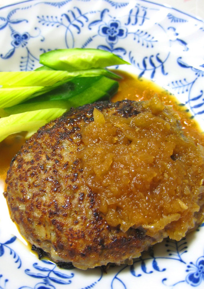 A picture of Hamburger Sauce With Onion & Apple.