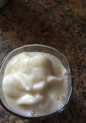 Una foto de Helado de banano casero