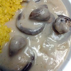 A picture of Mushroom onion gravy.