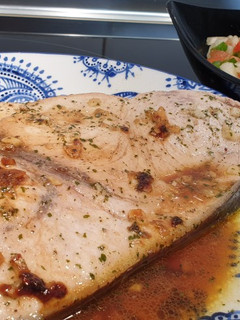 Una foto de Emperador a la plancha con picadillo (receta gaditana)