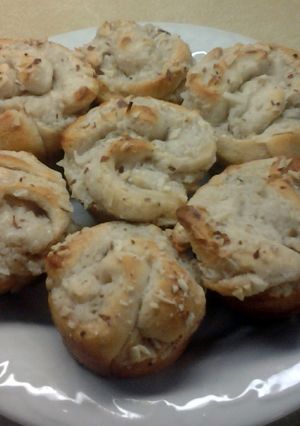A picture of Easy Italian Creme Rolls.