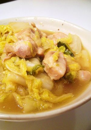 A picture of Sukiyaki Style Stewed Chicken and Chinese Cabbage.