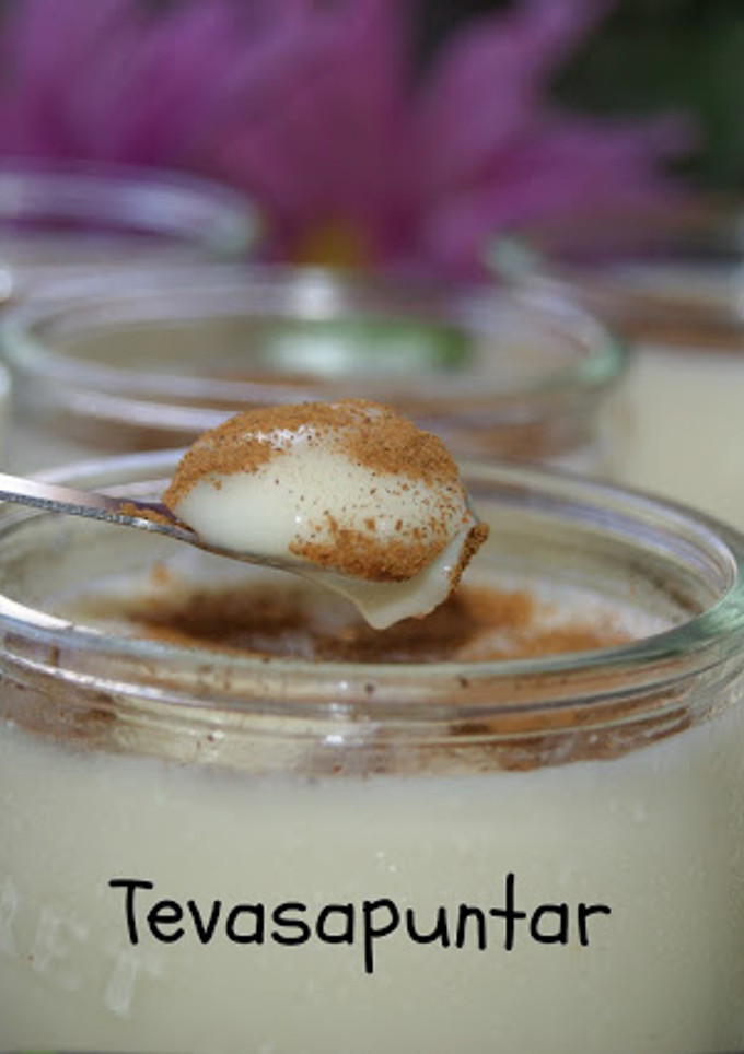 Una foto de Natillas de leche merengada