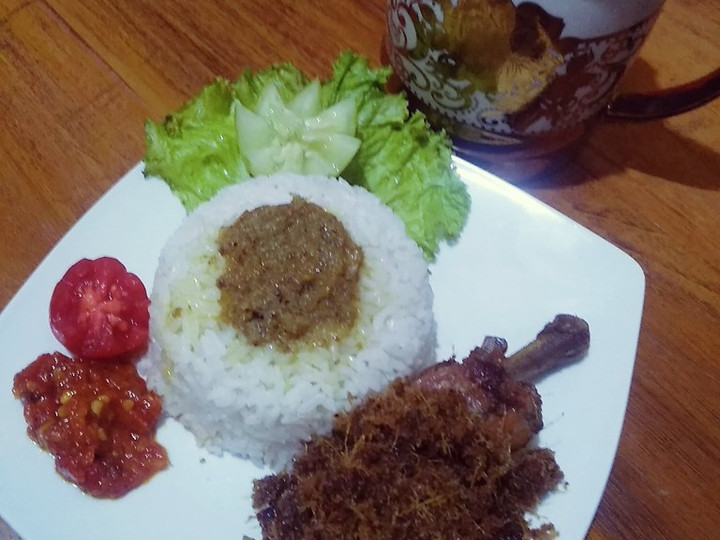 Ternyata ini lho! Resep memasak Bebek goreng kuah kuning dan serundeng  spesial