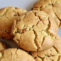 A picture of Brown butter, salted caramel cookies.