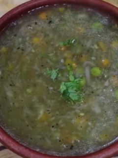 ரெஸ்டாரன்ட் ஸ்டைல் வெஜ் சூப் (restraunt style veg soup recipe in Tamil) செய்முறை முக்கிய புகைப்படம்