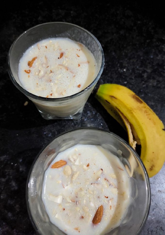 बनाना शेक(Banana shake recipe in hindi) रेसिपी मुख्य फोटो