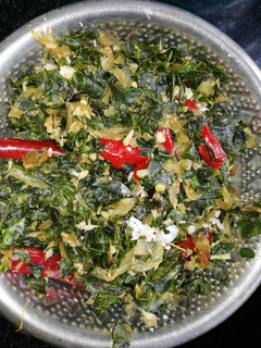 முருங்கைக் கீரை பொரியல் (Murunkai keerai poriyal recipe in tamil) செய்முறை முக்கிய புகைப்படம்