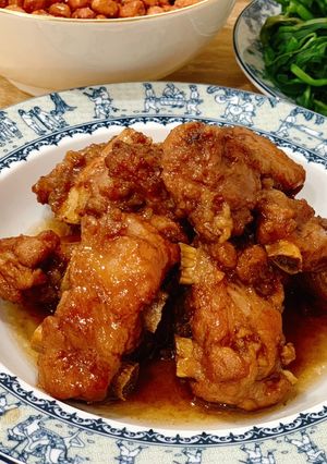 Hình của món Sườn rim coca.