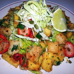 Warm Sweet & Spicy Scallop Salad A picture of Warm Sweet & Spicy Scallop Salad.