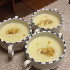 A picture of Cauliflower Soup.