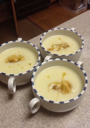 A picture of Cauliflower Soup.