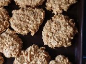 Una foto de galleta de avena pasas y miel