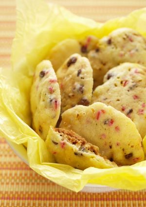 A picture of Colorful Microwaved Cookies.