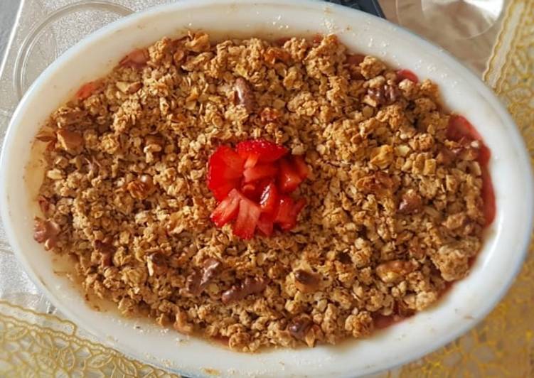 Strawberry Banana Crumble