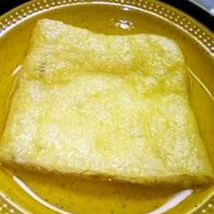 A picture of De-greasing Aburaage in the Microwave.