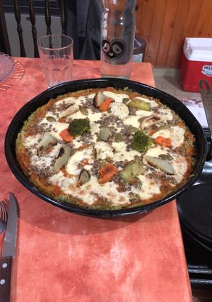 Una foto de Pizza de brócoli y coliflor
