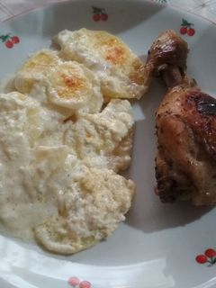 Burgonya gratin (tejszínes krumpli) recept fotója