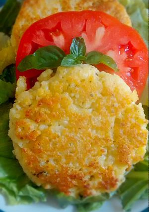 A picture of Couscous Cakes.