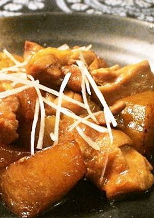 A picture of Chinese-style Sweet & Spicy Simmered Daikon Radish and Chicken.