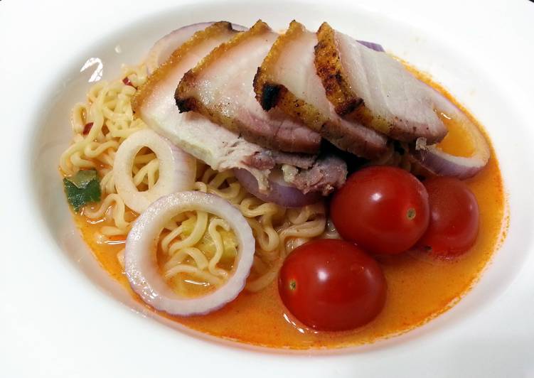 Tom Yum Instant Noodle With Roasted Pork Slice