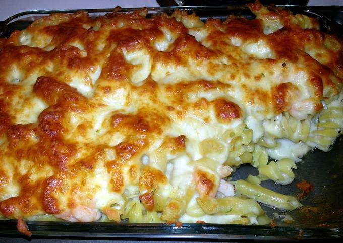 Baked cheese seafood alfredo