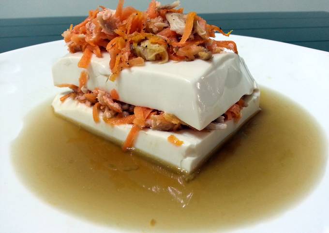 Steps to Prepare Award-winning Tofu With Salmon And Carrot In Chicken Broth