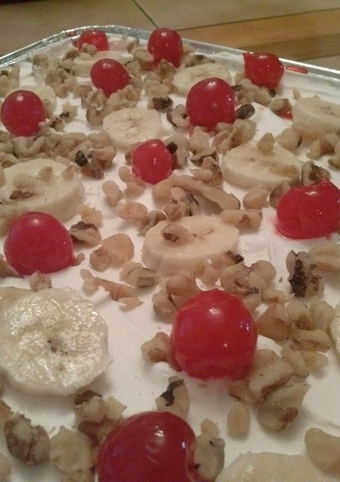 A picture of Banana Split Cake.