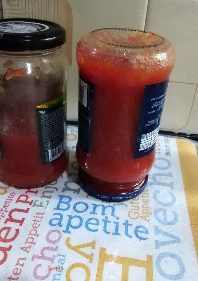 Una foto de Mermelada de tomate con cascaritas de naranjas!!!