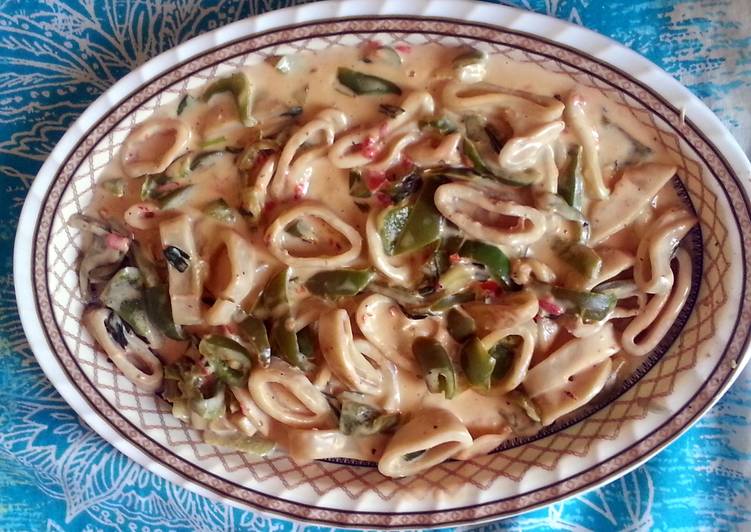 Recipe of Favorite sizzling squid Alfredo