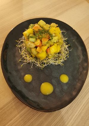 Une photo de Tartare Mangue avocat crevettes