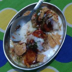 A picture of Dahi vada.