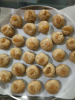 ड्राई फ्रूट्स लड्डु (dry fruits ladoo recipe in Hindi) रेसिपी मुख्य फोटो