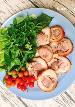 Hình của món Giò Heo Hun Khói.