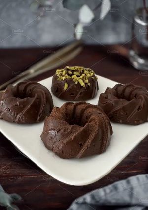 Foto de Mini Muffins de Banana com Coco e Chocolate Sem Assar