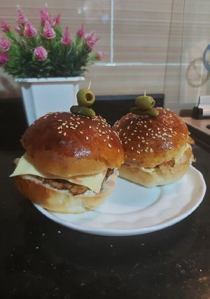 صورة لوصفة برغر منزلي - burger 🍔 😋