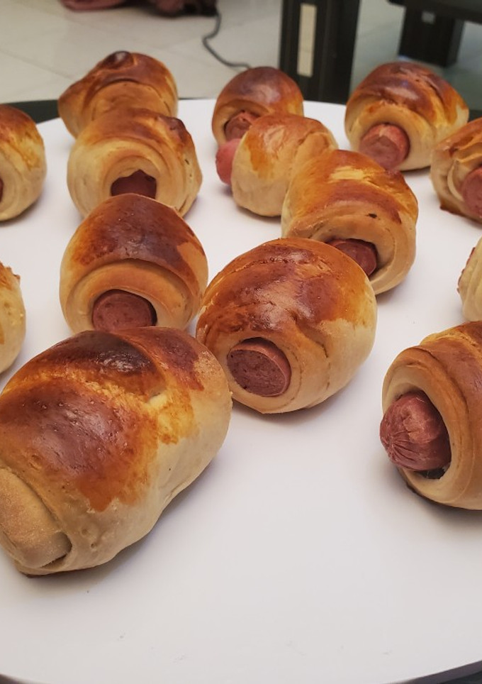 A picture of Sausage rolls.