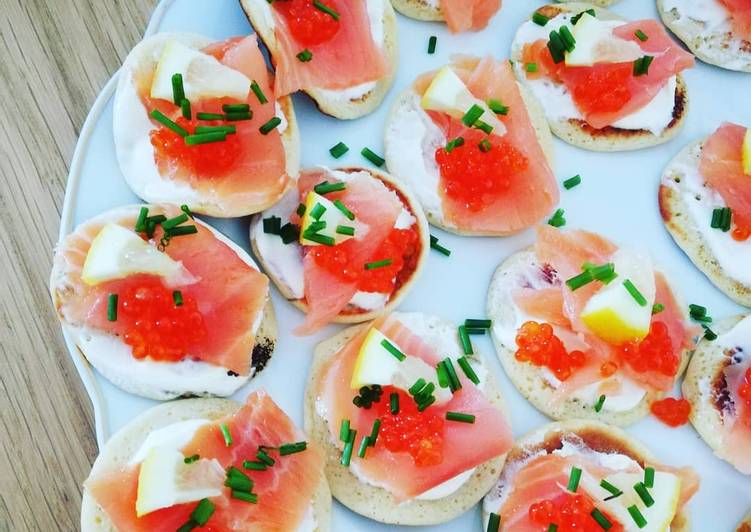 Voici la recette Blinis au saumon spécial