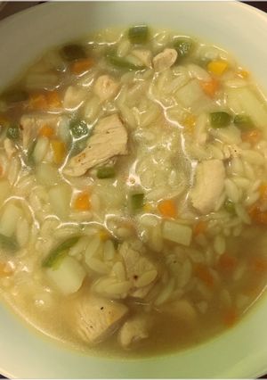 صورة لوصفة طريقة عمل شوربة قطع الدجاج بالخضار