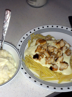 A picture of Fettucine Chicken Alfredo.