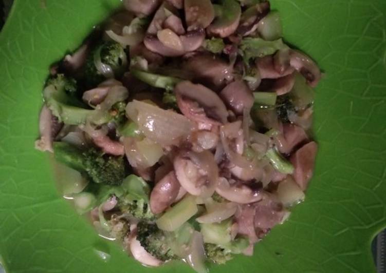 Bagaimana Membuat Tumis brokoli jamur, Enak