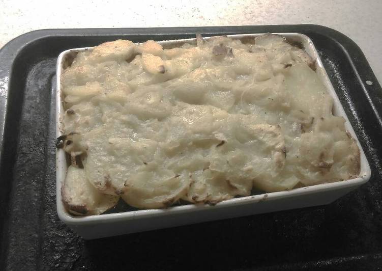 Steps to Make Perfect Cottage Pie using dauphinoise potatoes