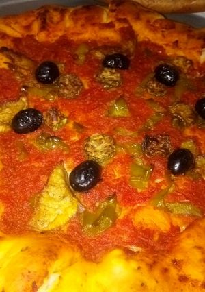 صورة لوصفة بيتزا محشية الأطراف (عشاء لغفلة)