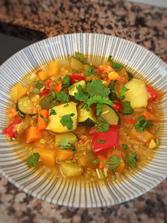 Una foto de Caldereta de verduras con quinoa