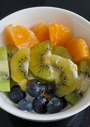 A picture of Fruity Honey Yogurt.