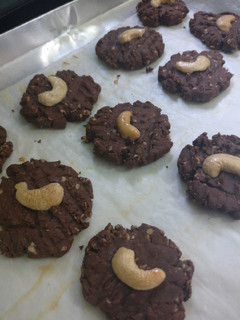 A picture of Chocolate oat cookies.