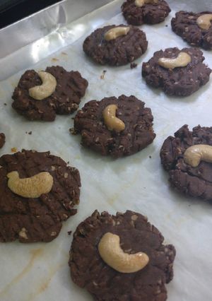 A picture of Chocolate oat cookies.